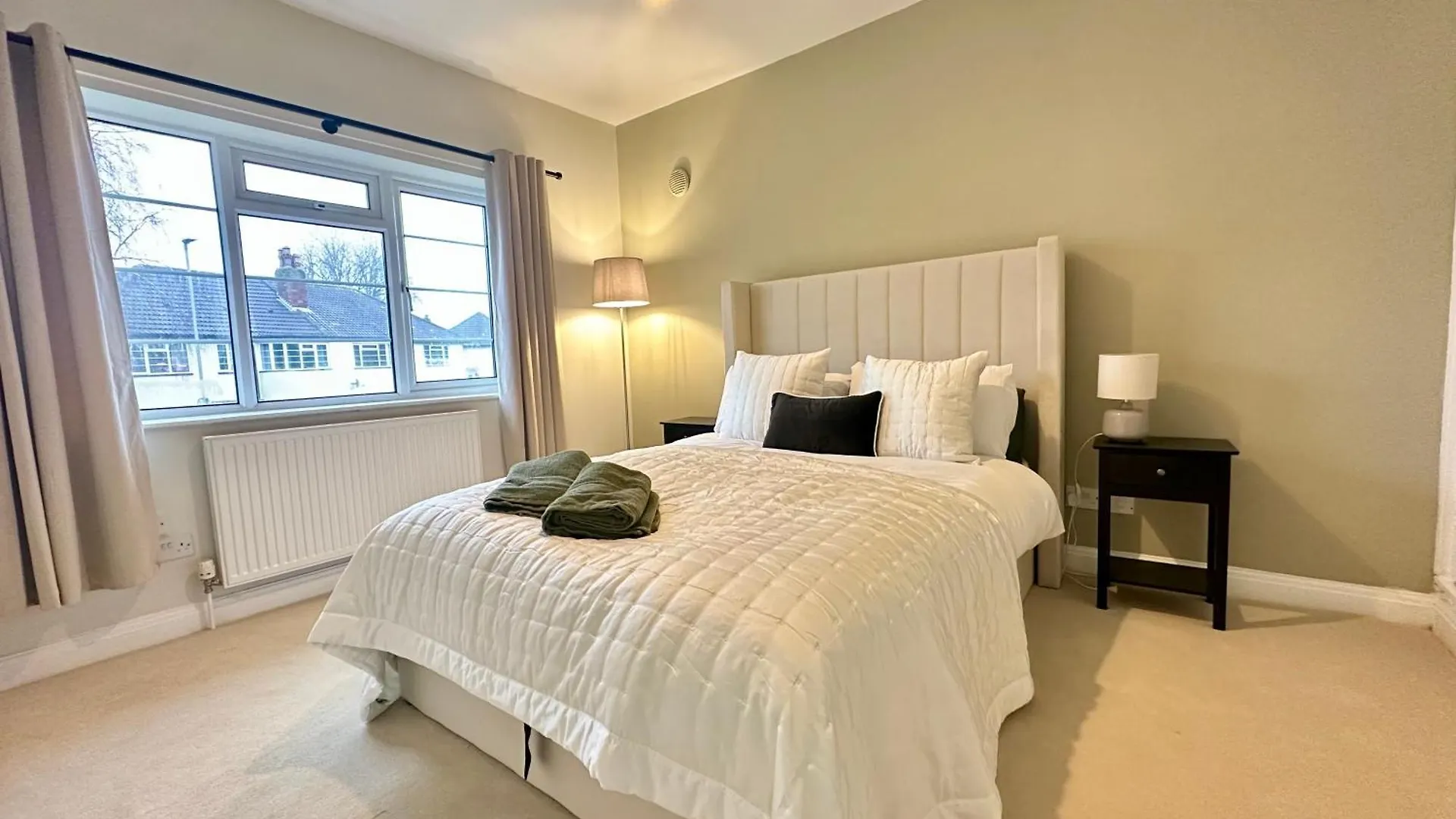 Lovely Spacious 3 Double Bed Flat, Ls17 Leeds  0*, Leeds (West Yorkshire) United Kingdom